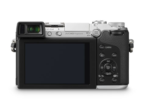 Panasonic Lumix GX7, LCd e mirino alta risoluzione e orientabili